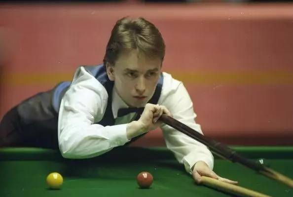 两队差距由 两队差距由