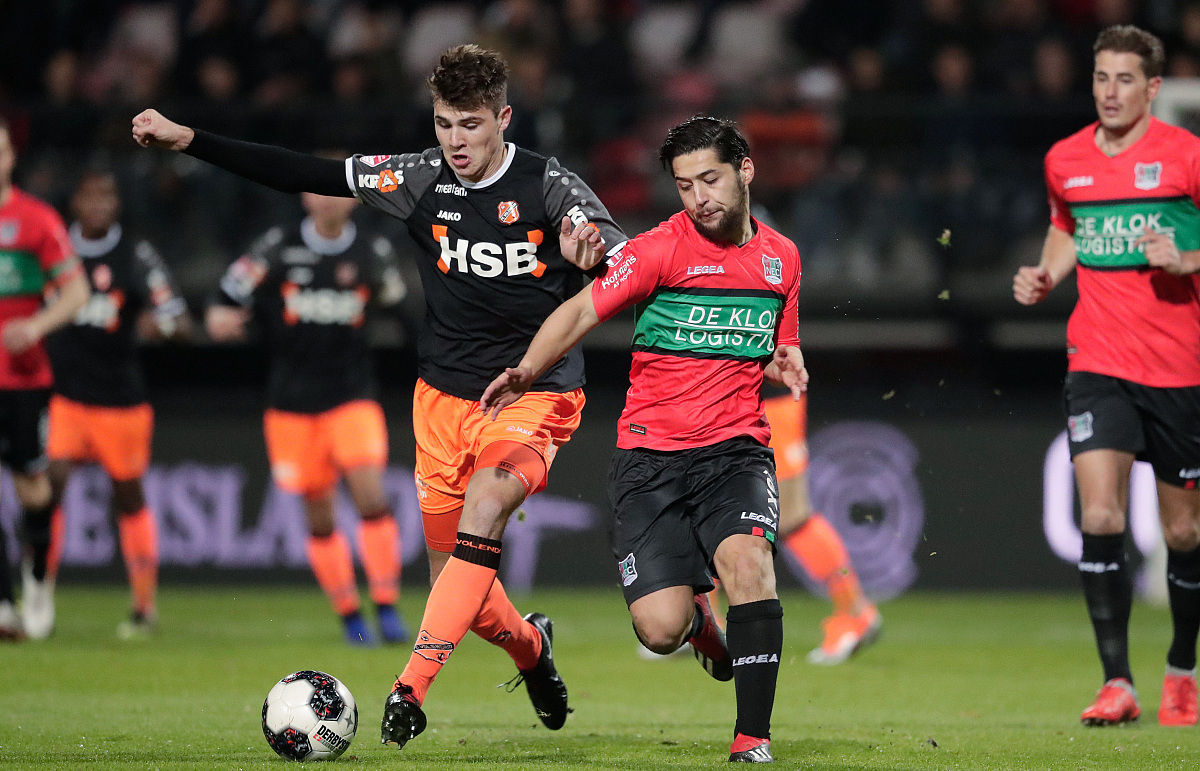 通过图文并 通过图文并