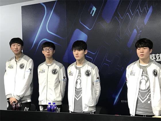 仅仅归功于 仅仅归功于